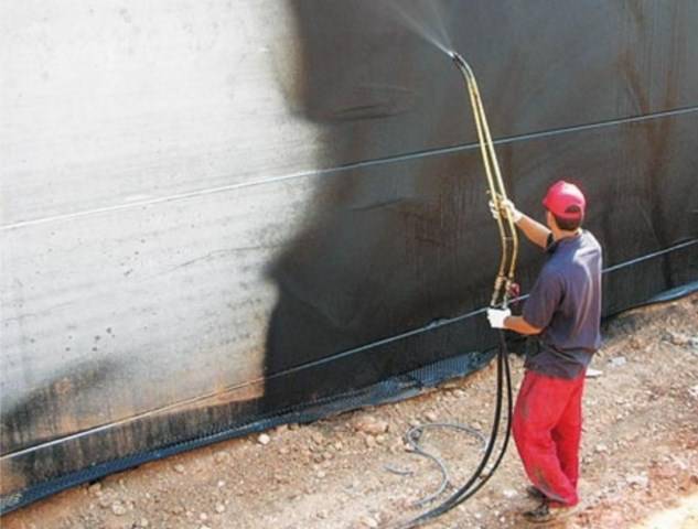 Процесс нанесения жидкой резины