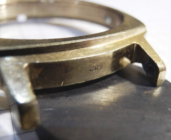 Пример маркировки часов с золотом.