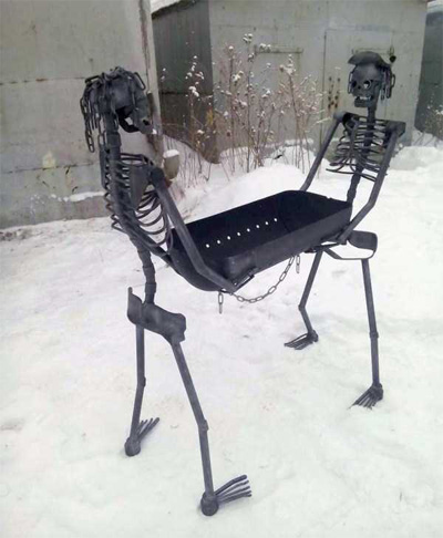 Мангал "Скелеты"