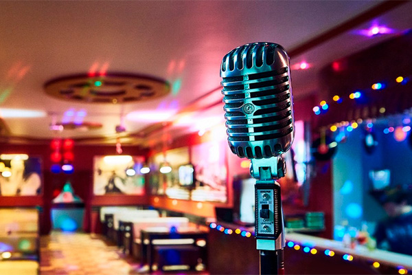 karaoke-bar.jpg